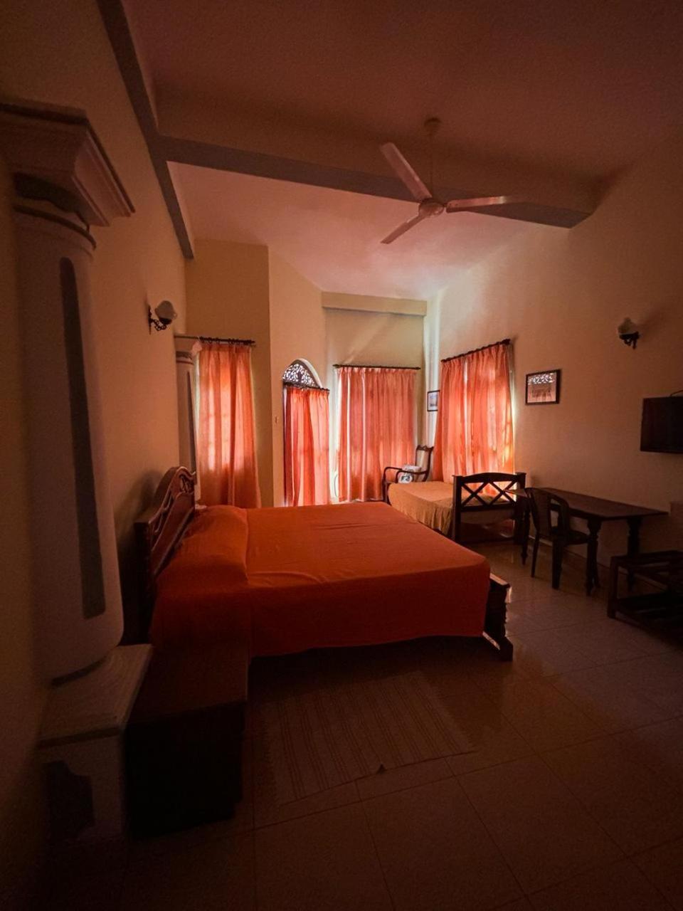 Village Inn Resort Negombo Bagian luar foto