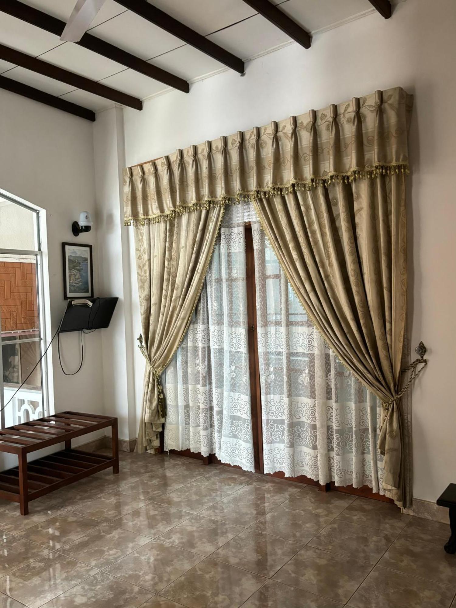 Village Inn Resort Negombo Bagian luar foto