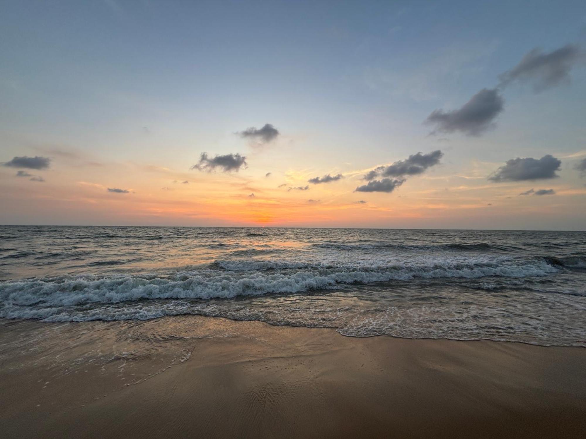 Village Inn Resort Negombo Bagian luar foto